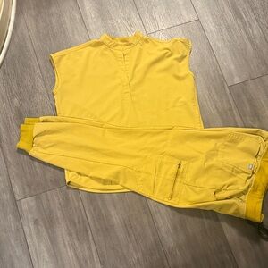 Figs Mustard Yellow Technical scrub set